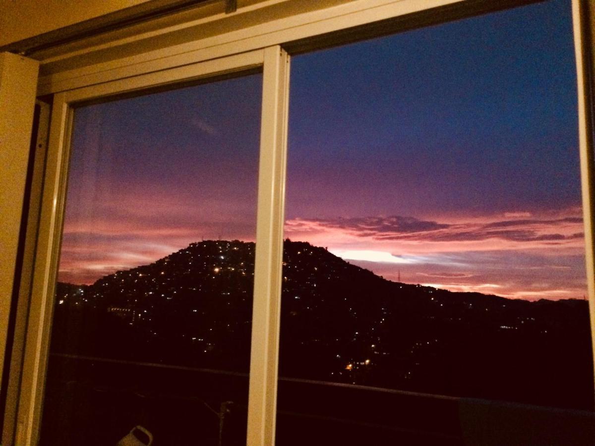 Courtyards Peak-Corner Pinestay - At Goshenland Baguio バギオ エクステリア 写真